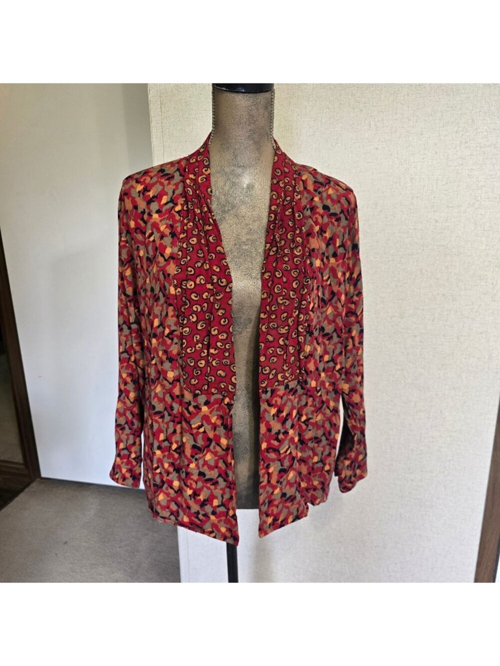 Vintage Pierre Cardin Size 6 Small Open Front Cardigan Blouse Brick Red Abstract